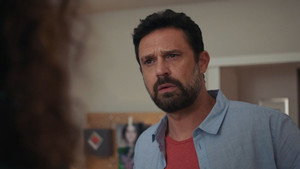 Still from Episode 917