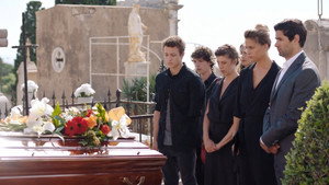 Still from Episode 518