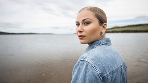 Still from Grace Under Fire