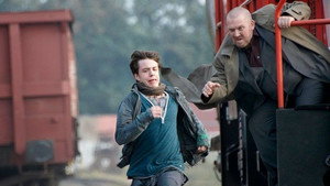 Still from Köln - Narrow Shoulders