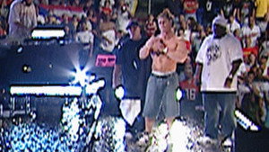 Still from Raw - Jul. 25, 2005