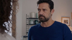 Still from Episode 918