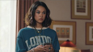 Still from Episode 1042