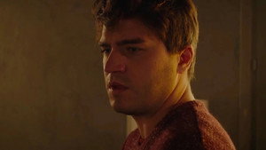 Still from Episode 827