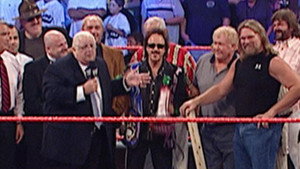 Still from Raw - Oct. 03, 2005