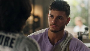 Still from Episode 1528