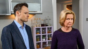Still from Episode 3422