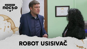 Still from 2371 Robot usisivač