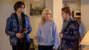 Still from Episode 3417