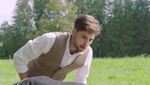 Still from Episode 4402