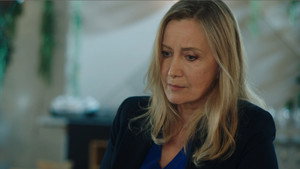 Still from Episode 918