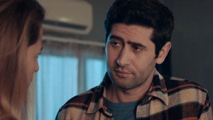 Still from Episode 885