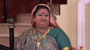 Still from Amma Ji Believes Angoori is Pregnant