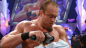 Still from Raw - Nov. 08, 2004