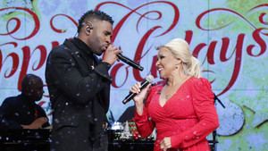 Still from Paul Reiser and Helen Hunt; Darlene Love