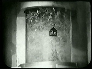 Still from Fury from the Deep (5)