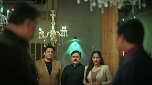 Still from Do Minute, Do Khoon