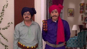 Still from Gulfam Kali Introduces Her 'family'