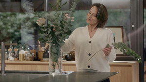 Still from Episode 1660