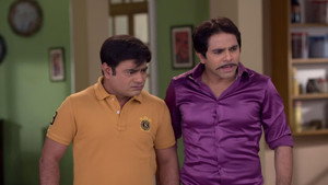 Still from Tillu and Malkhan Get Assaulted By The Police