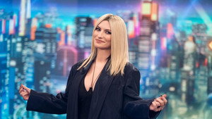Still from Laura Pausini