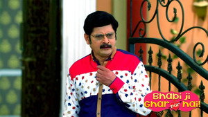 Still from Modern Colony Residents Thrash Tiwari