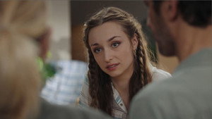 Still from Episode 923