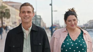 Still from Episode 1932