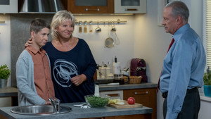 Still from Episode 3359