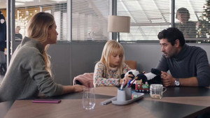 Still from Episode 1833