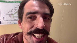 Still from 1280 Lajv strim