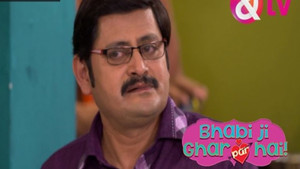 Still from Anita Shows Vibhuti's Mms to Chuttan