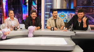 Still from Coaches de La Voz: Malú, Luis Fonsi, Pablo López y Antonio Orozco