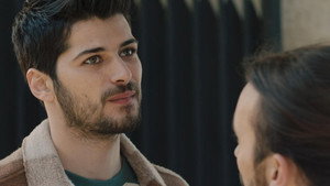 Still from Episode 913
