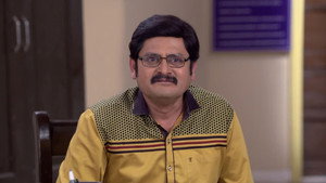 Still from Tiwari Complains About Gulkandi's Dance Classes