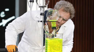 Still from Ryan Reynolds, Science Bob, Ryan Hurd, Maren Morris