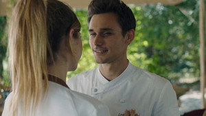 Still from Episode 460