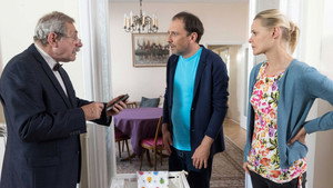Still from Episode 3324