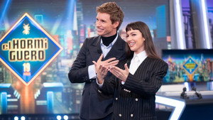 Still from Eddie Redmayne and Úrsula Corberó