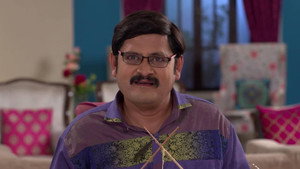 Still from Manmohan Offers to Pay Off Vibhuti's Debts