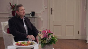 Still from Episode 4447