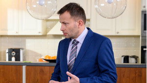 Still from Episode 3484