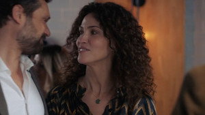 Still from Episode 906