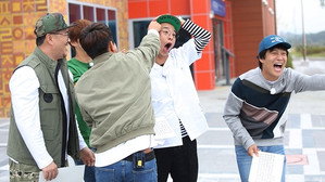 Still from Three Things You'd Take to a Deserted Island (3) + Sejong the Great Special (1)