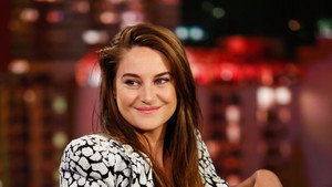 Still from Shailene Woodley, Mike Epps, Musical Guest Garth Brooks live from Chicago
