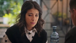 Still from Episode 1910
