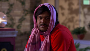 Still from Vibhuti Steals Mangoes For Angoori