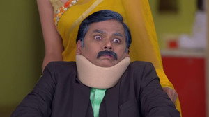 Still from Vibhuti's Bizarre Suggestions to Manmohan