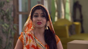 Still from Manmohan Secretly Watches Vibhuti Lying