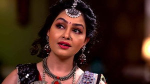 Still from Anita's Hand Gets Injured Due to Saxena
